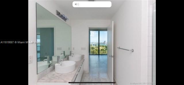 Foto del edificio - 888 Biscayne Blvd