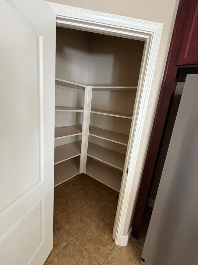 Foto del edificio - Large executive home close to Questa school!