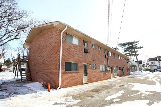 Building Photo - 2444 2nd St