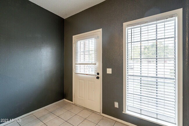 Foto del edificio - 18616 N 34th Ave
