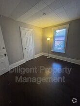Building Photo - 265 Sherbrooke St