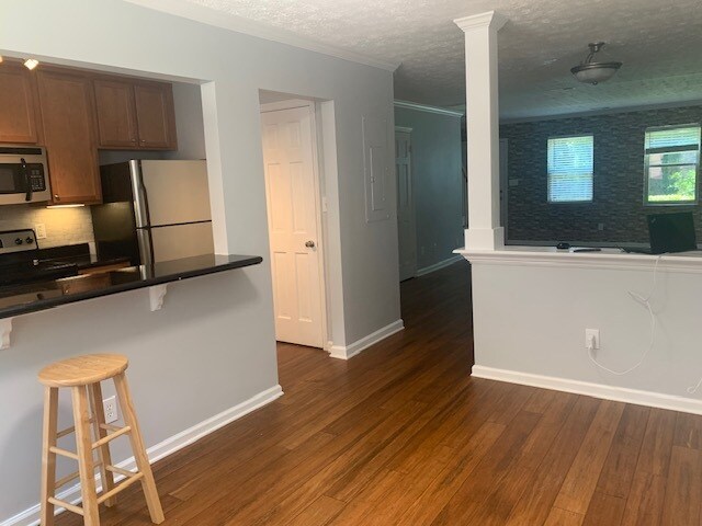 Foto del edificio - 225 Winding River Dr