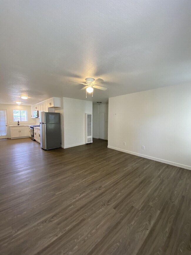 Foto del edificio - 3527 Roosevelt St