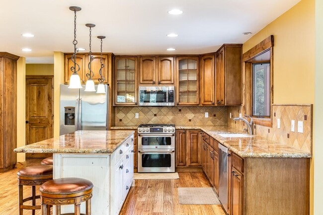 Foto del edificio - 2689 Holiday Ranch Loop Rd