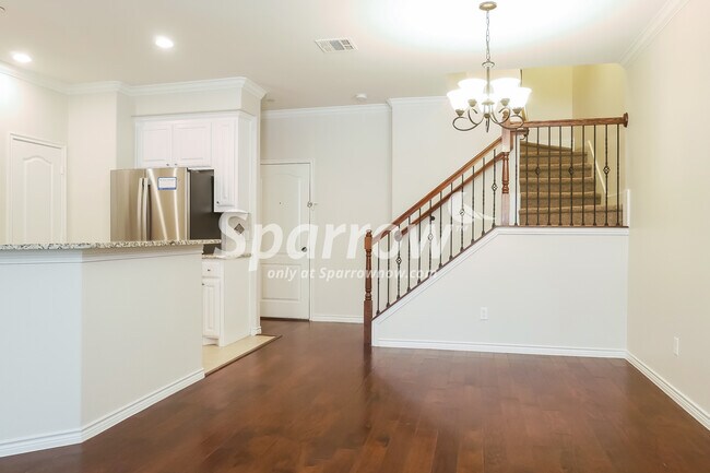 Building Photo - 2833 Sheridan Drive