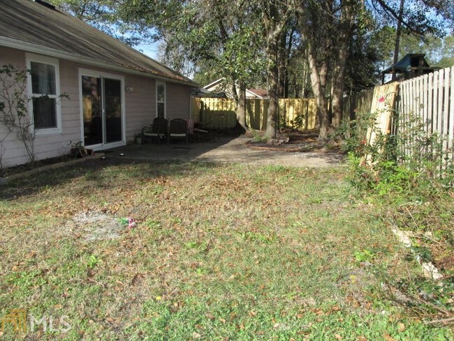 Building Photo - 400 McIntosh Dr