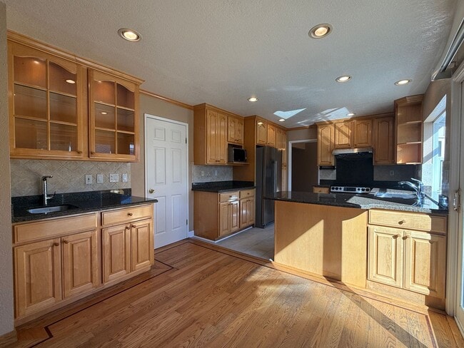 Building Photo - 6556 Idlebrook Ct
