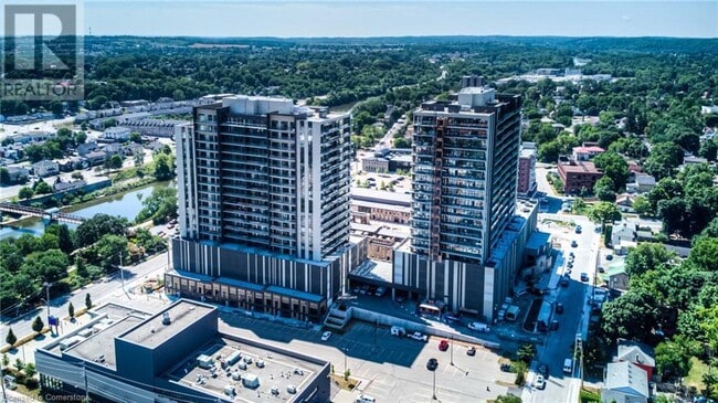 Photo du bâtiment - 50 Grand Ave S