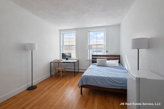Foto del edificio - 210 Chestnut Hill Ave