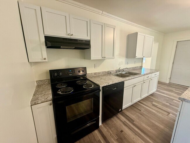Foto del edificio - 5 bed 2 bath Single Family Home in Wausau