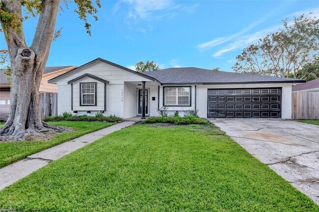 Foto del edificio - 15710 Sea Lark Rd