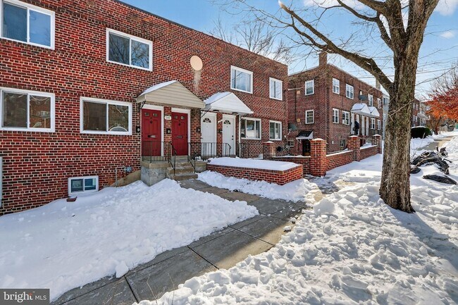 Foto del edificio - 146 Joliet St