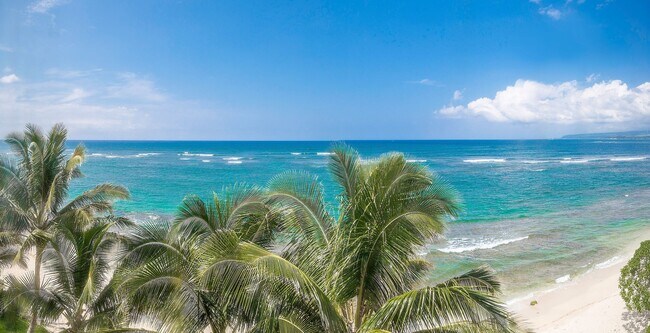 Foto del edificio - Fully Furnished Beach Front Condo on North Shore!