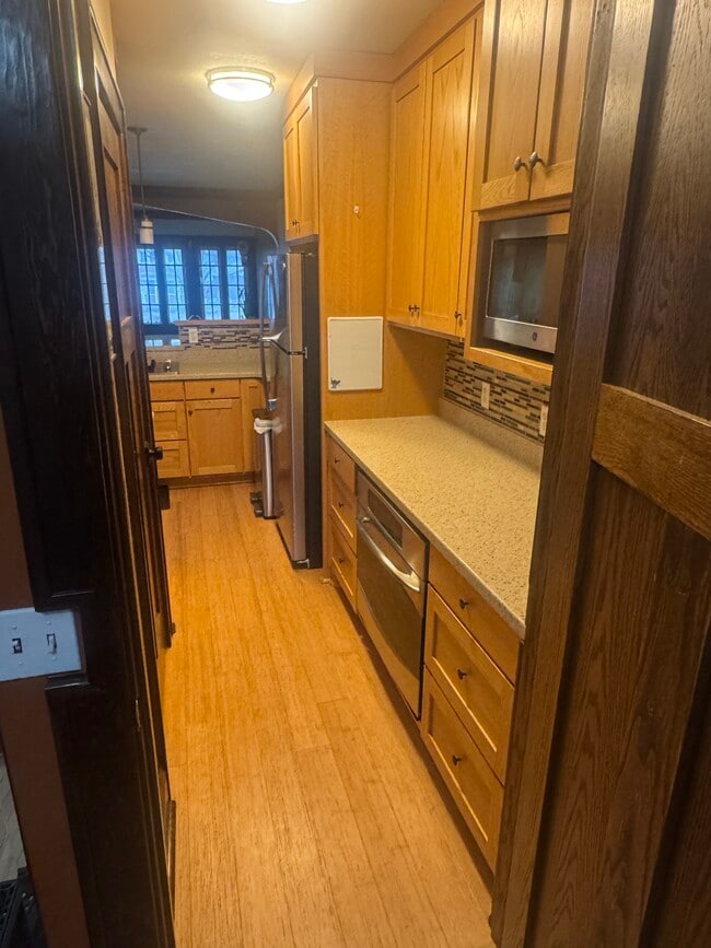 Building Photo - 603 Lexington Pky N