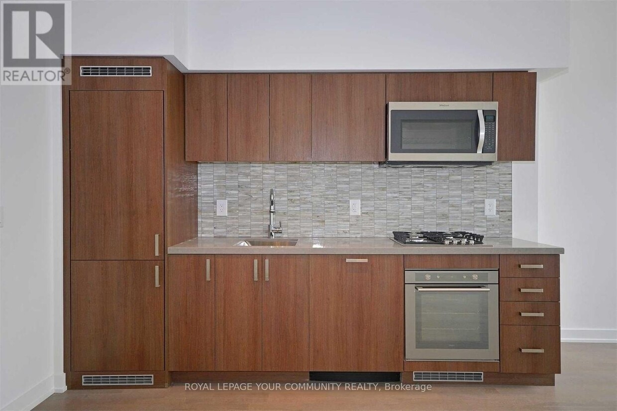 Primary Photo - 501-501 St Clair Ave W