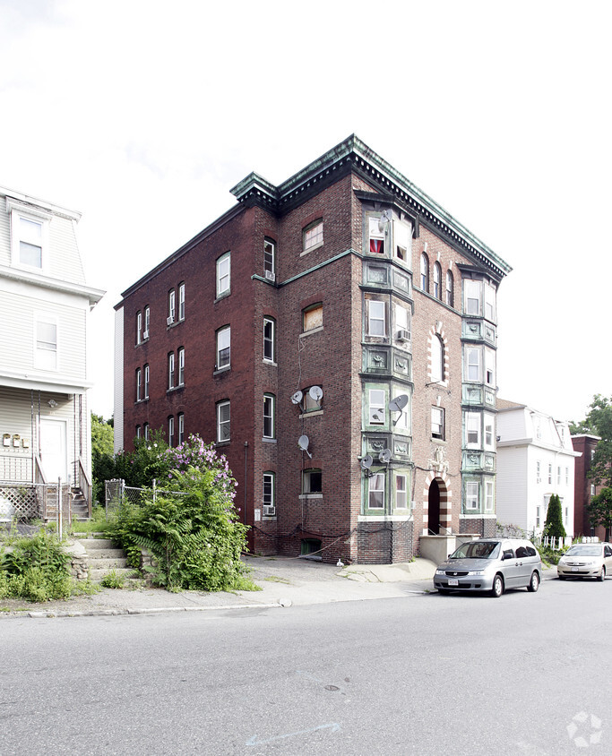 Building Photo - 111 Beacon St