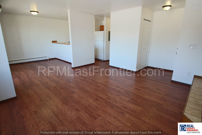 Building Photo - 1120 Golden Dawn Cir