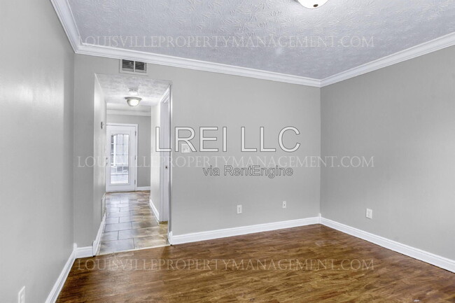 Building Photo - 621 Westport Rd