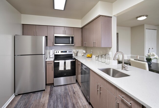 Building Photo - Canterbury Apartments