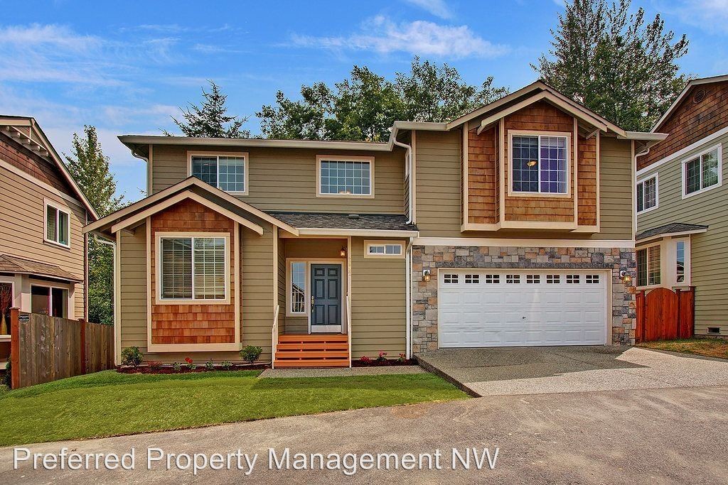 3 br, 3 bath House 2832 145th St SW House Rental in Lynnwood, WA