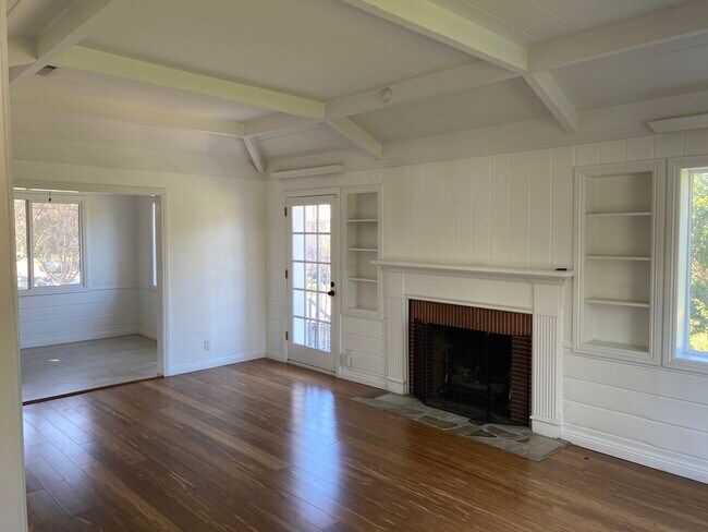 Building Photo - 1107 Maple St