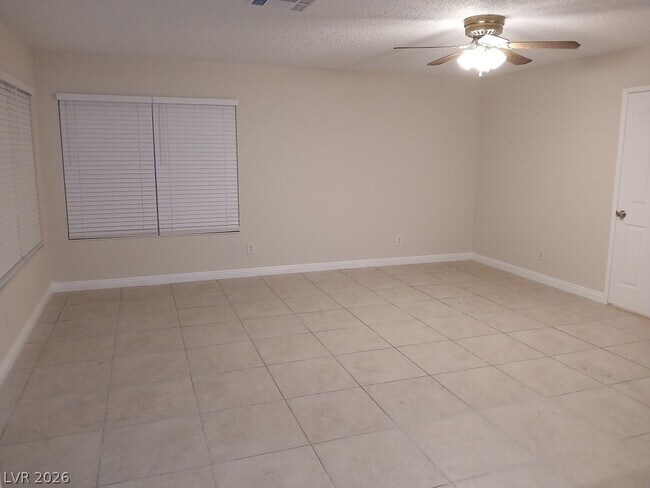 Foto del edificio - 4015 Ridgewood Ave