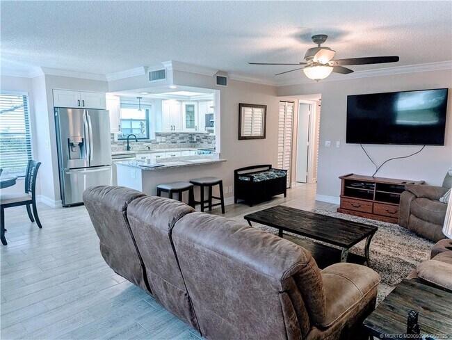 Foto del edificio - 741 SW South River Dr