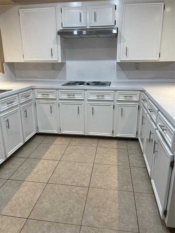 Building Photo - 2318 Colonial Ct S