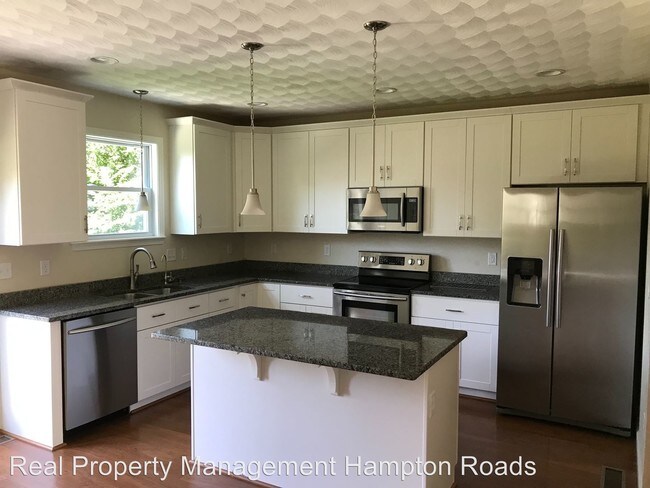 Building Photo - 4 br, 2.5 bath House - 3723 Essex Circle