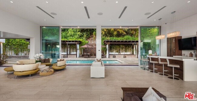 Building Photo - 2766 Ellison Dr