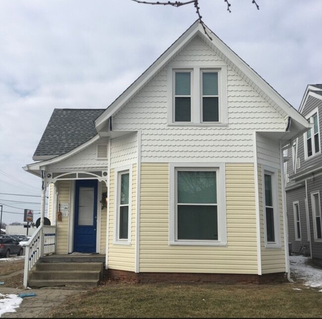 1031 S 4th St Unit 4, Terre Haute, IN 47807 1031 S 4th St Terre