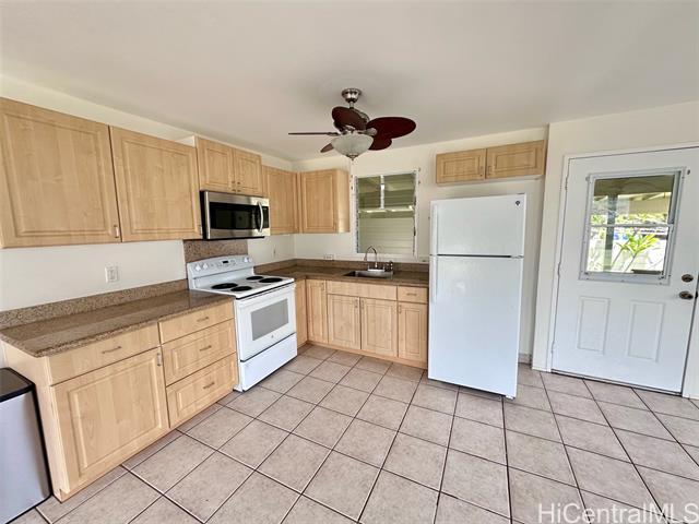 Building Photo - 420A Oneawa St
