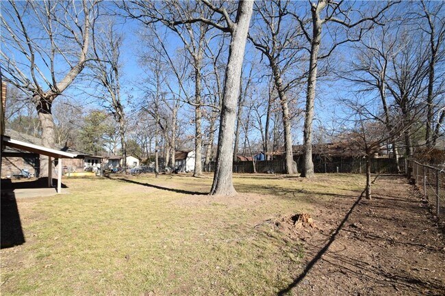 Building Photo - 1001 N Dove Dr