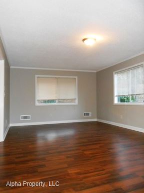 Building Photo - 1 Wintergreen Ln