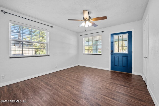 Building Photo - 1818 10th St N