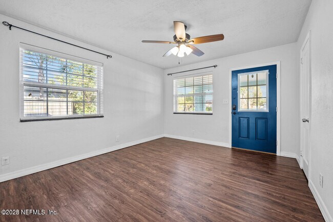 Foto del edificio - 1818 10th St N