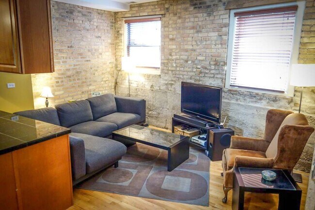 Foto del edificio - 1225 W Greenleaf Ave