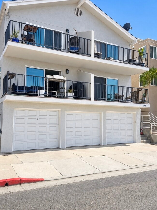 Building Photo - 1348 Manhattan Ave