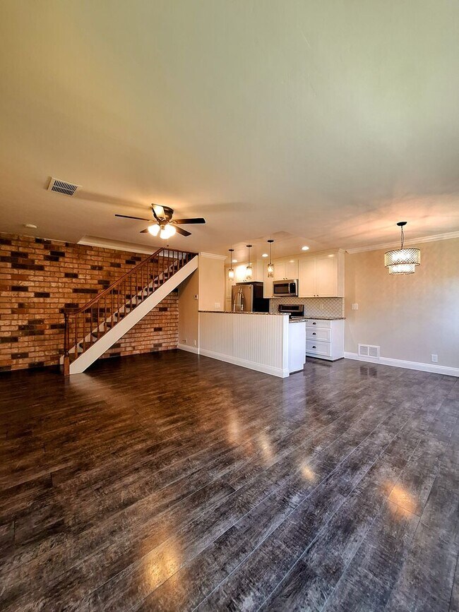 Photo - Beautifully Remodeled Two-story 2bd Condo ...