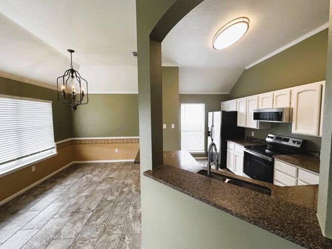 Building Photo - 8512 Westway Cove