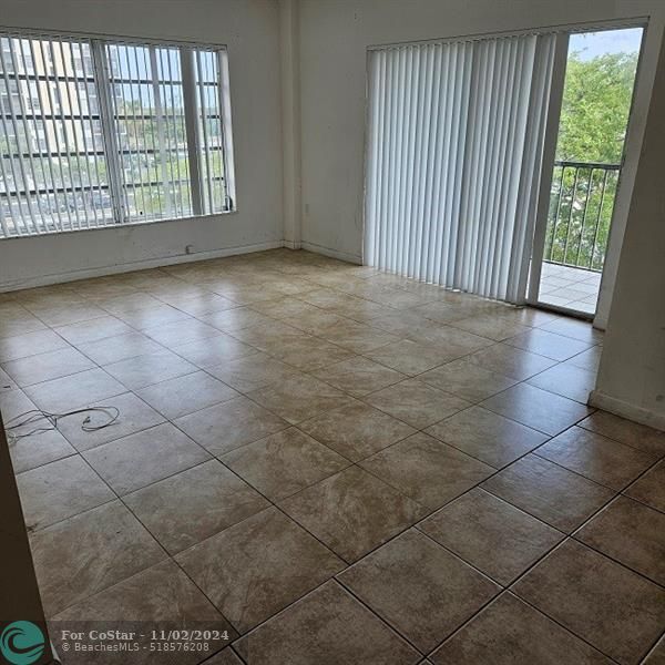 Foto del edificio - 4172 Inverrary Dr