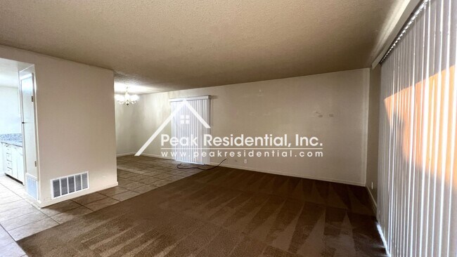 Foto del edificio - Very Nice Greenhaven 2bd/1ba Condo in Gated Community - Must See