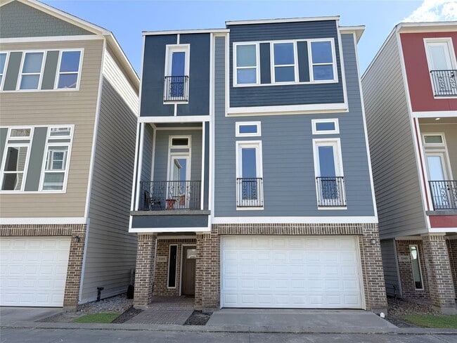 Foto del edificio - 2123 Bidwell Dr