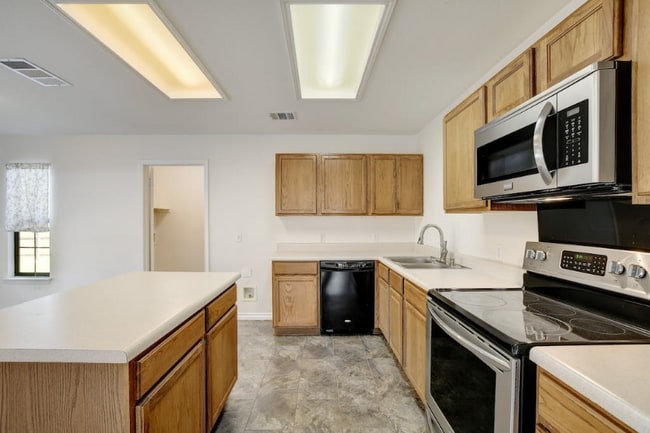 Building Photo - 400 Masonwood Dr
