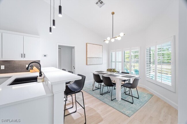 Foto del edificio - 5192 Lochwood Ct
