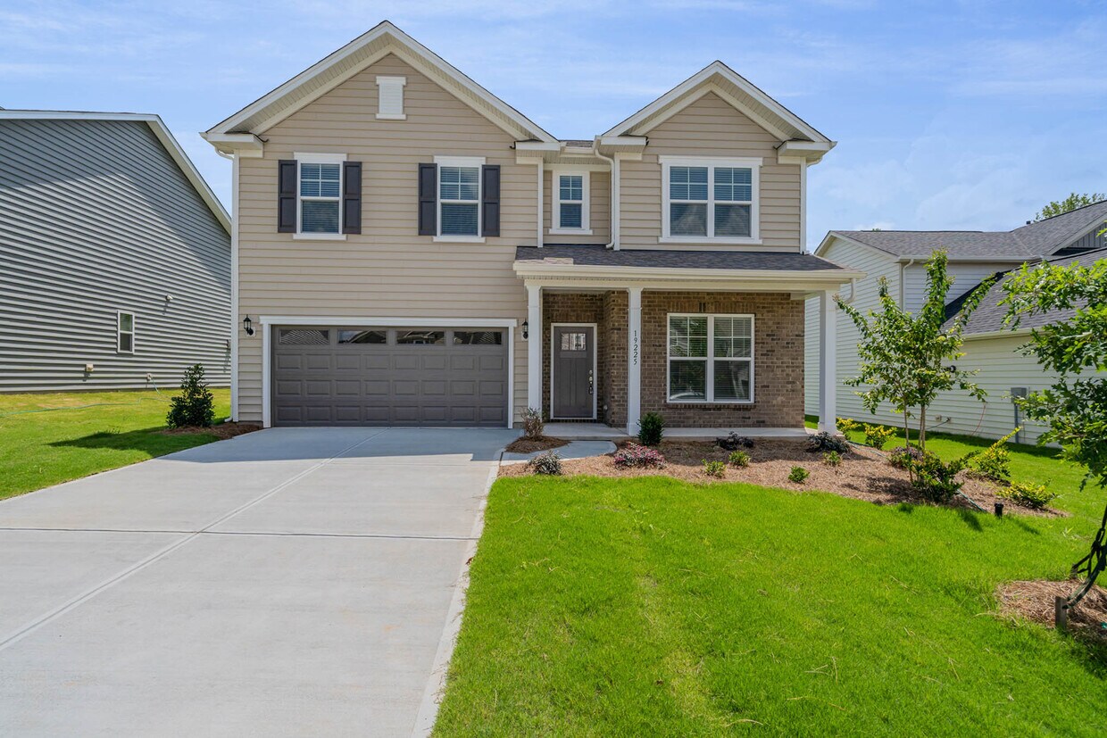 19225 Yellow Birch Dr, Charlotte, NC 28278 House for Rent in