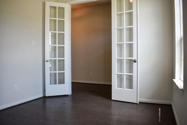 Foto del edificio - 7027 Pearl Terrace Ln