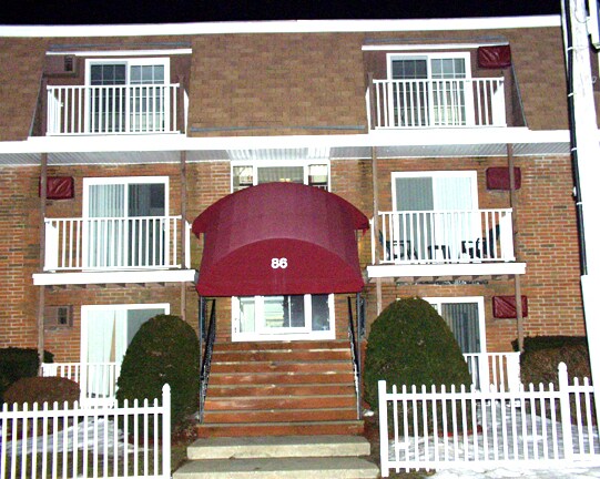 Building Photo - 86 Beacon St