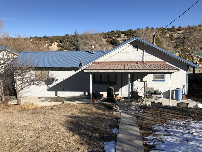 Building Photo - 1255 Mill St