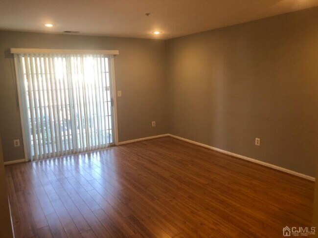 Building Photo - 211 Waterford Dr